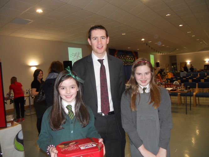 Mark attends Cumbernauld Fair Trade Event and is welcomes by St Patrick's Primary School pupils